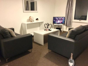 Central Spacious 2 Bedroom by Union Square Free Parking